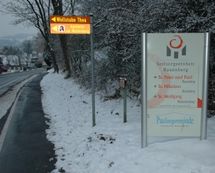 Schilder am Ortseingang