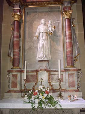 Der Seitenaltar