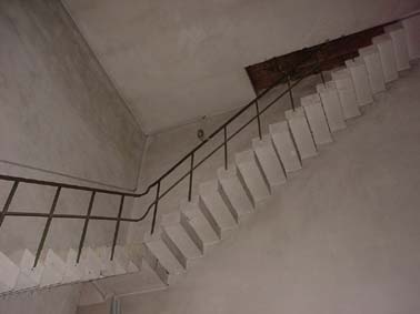 Der Aufgang zum Turm